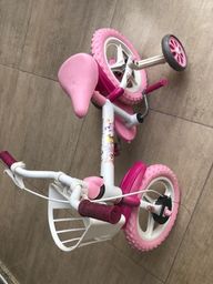 Título do anúncio: Vendo junto ou separado: bicicleta aro 20, velocípede e totoca infantil menina 