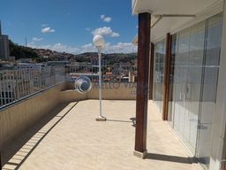 Título do anúncio: Cobertura duplex com vista panorâmica da cidade, no centro de São Lourenço - MG.