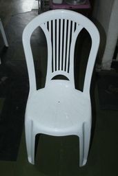 Título do anúncio: Cadeira em Plástico Branco 85 cm x 40 cm x 40 cm