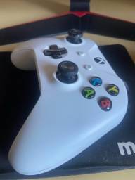 Título do anúncio: Xbox One S 1TB 1 Controle 