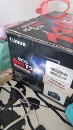 Título do anúncio: Vendo câmera canon EOS rebel T5i