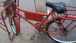 Título do anúncio: bicicleta cargueira conservada, no valor de 500,00