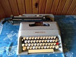 Título do anúncio: Máquina de escrever Olivetti Lettera 35, Bom 354 l