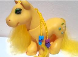 Título do anúncio: My Little Pony amarela da Hasbro como Nova 