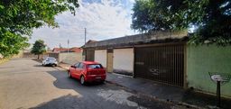 Título do anúncio: Casa para venda tem 300 m2 com 3 quartos + barracão em Setor Coimbra, próxima Praça Walter