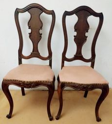 Título do anúncio: Par de cadeiras antigas