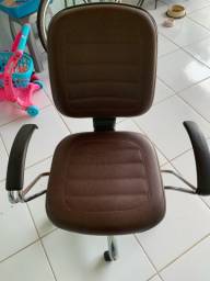 Título do anúncio: Cadeira diretor em couro giratória Parnaíba 