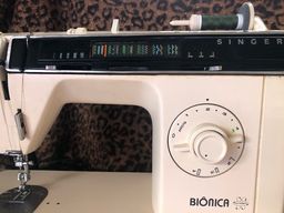 Título do anúncio: Máquina de costura SINGER BIÔNICA 