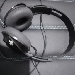 Título do anúncio: Fone de ouvido over-ear Philips BASS+ SHL3075 preto