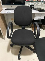 Título do anúncio: Cadeira executiva (pouco tempo de uso)