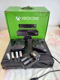 Título do anúncio: Xbox one 500 gb