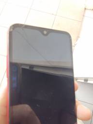 Título do anúncio: Samsung a01 tela trincada mas funciona normal...não tenho como entregar,..