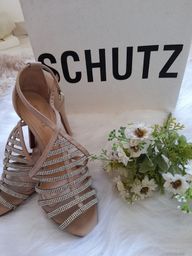 Título do anúncio: Vendo sandalia Schutz