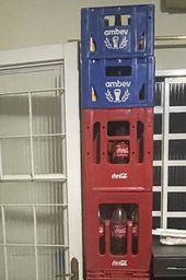 Título do anúncio: Engradados de coca e 300tinha.