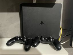 Título do anúncio: PlayStation 4 PS4 Slim 500gb c/ 9 jogos e 2 controles - Somente venda 