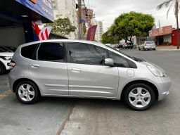https://img.olx.com.br/thumbs256x256/32/329605319105514.jpg