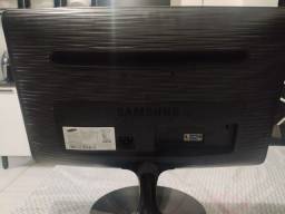 Título do anúncio: Monitor de 19 Samsung 