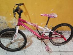 Título do anúncio: Bicicleta para menina bem conservada 