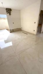 https://img.olx.com.br/thumbs256x256/33/335560648661035.jpg