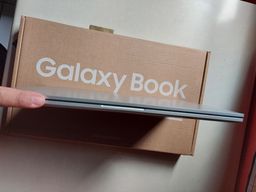 Título do anúncio: Samsung galaxy book go novo completo 