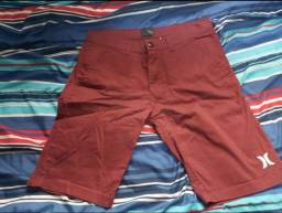 Título do anúncio: 3 Bermudas  Sarja e Jeans (Tamanho 42)  Hurley,Lacoste...
