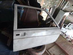 Porta Dianteira Direita Voyage 4 portas a partir 1983 a 1996 / peça usada e original