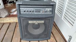Título do anúncio: Amplificador de contrabaixo Behringer BXL 450A
