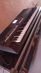 Título do anúncio: Um teclado Yamaha psr 670