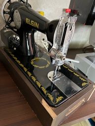 Título do anúncio: Máquina de costura Elgin
