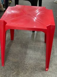 Título do anúncio: Mesa de plástica nova cor vermelha MOR por 85 R$