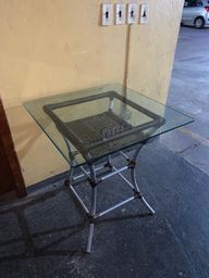 Título do anúncio: Mesa quadrada de vidro