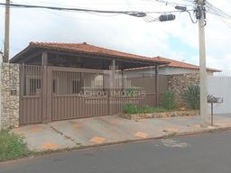 Título do anúncio: Casa para Locação em Jaboticabal, Jardim Brandi, 3 dormitórios, 1 suíte, 2 banheiros, 3 va