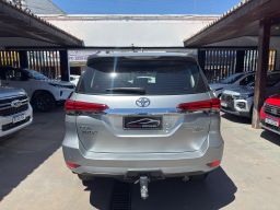 https://img.olx.com.br/thumbs256x256/36/365698317568553.jpg
