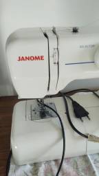 Título do anúncio: Máquina de costura Janome 