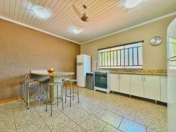 https://img.olx.com.br/thumbs256x256/36/367556275069833.jpg