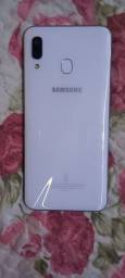 Título do anúncio: Vendo ou troco Samsung a30 