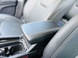 https://img.olx.com.br/thumbs256x256/37/373689787415129.jpg