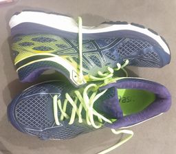 tenis asics roxo com verde limao