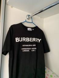 Título do anúncio: Camisa M BURBERRY USADA 3vezes só 