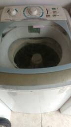 Título do anúncio: Máquina de lavar com marcar de usu $240