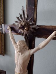 Título do anúncio: Crucifixo antigo relíquia material nobre altar