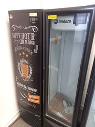 Título do anúncio: Cervejeira slim 230L porta de vidro ( equipamento novo, Imbera)