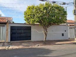 Título do anúncio: Casa para venda em Jardim Santa Clara (vila Xavier) de 102.00m² com 2 Quartos e 3 Garagens