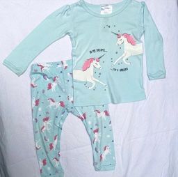 Título do anúncio: Pijama carters menina 12 meses 