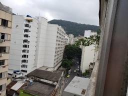 Título do anúncio: Apartamento para venda possui 72 metros quadrados com 2 quartos em Copacabana - Rio de Jan