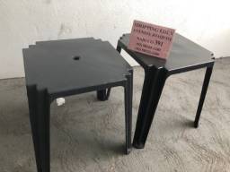 Título do anúncio: Tenho mesa quadrada nova cor preta no atacado pra restaurantes