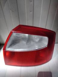 Título do anúncio: Lanterna Lado Direito do Audi A4 2002-2004