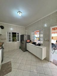https://img.olx.com.br/thumbs256x256/39/399501404271920.jpg