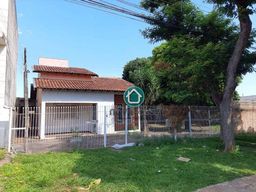 Título do anúncio: Casa com amplo quintal no Alves Pereira