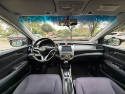 https://img.olx.com.br/thumbs256x256/40/403638318359359.jpg